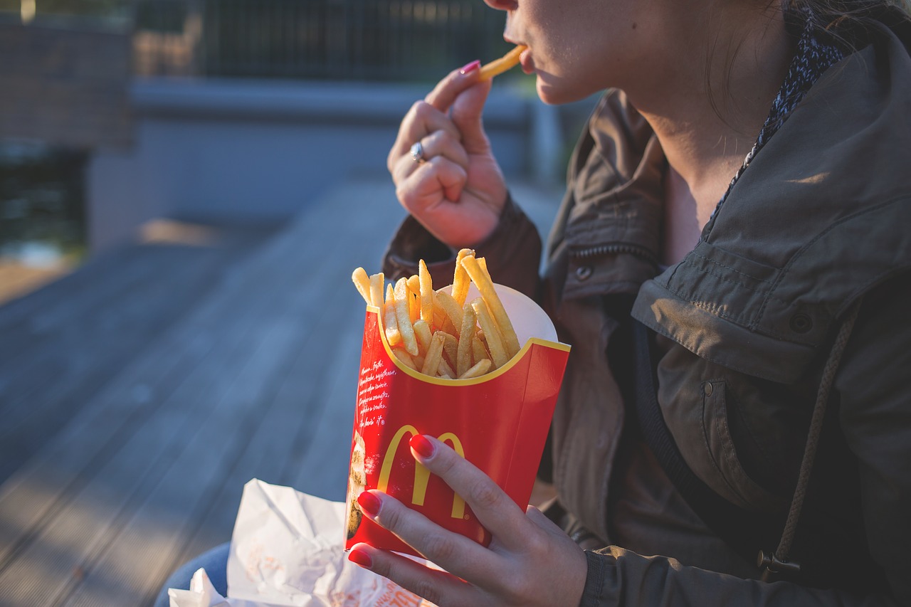 Comer fast-food pode estar relacionado a infertilidade?